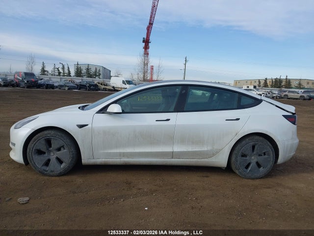 5YJ3E1EB5NF295569 Tesla MODEL 3