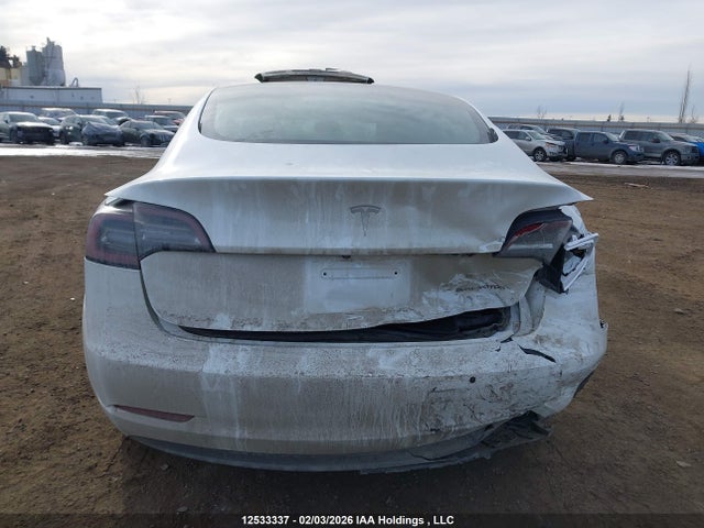 5YJ3E1EB5NF295569 Tesla MODEL 3