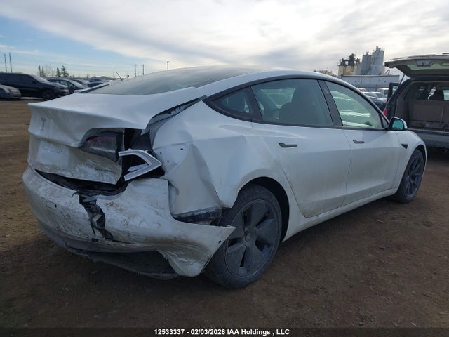 5YJ3E1EB5NF295569 Tesla MODEL 3
