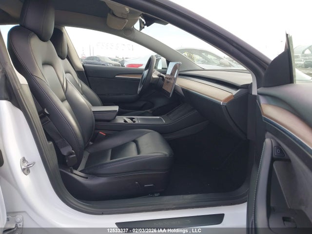 5YJ3E1EB5NF295569 Tesla MODEL 3