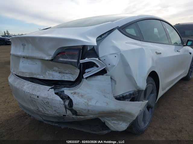5YJ3E1EB5NF295569 Tesla MODEL 3