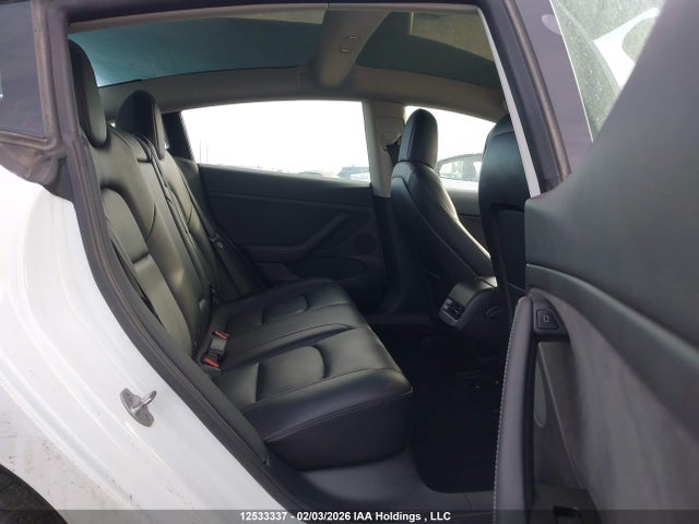 5YJ3E1EB5NF295569 Tesla MODEL 3