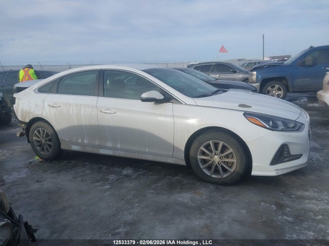 5NPE24AF1JH690565 Hyundai SONATA SE