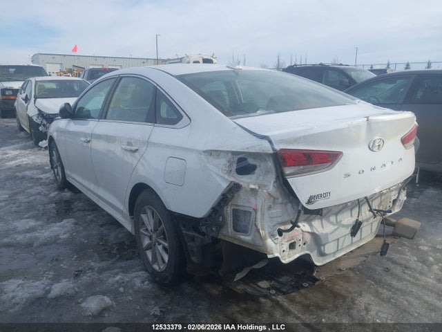 5NPE24AF1JH690565 Hyundai SONATA SE