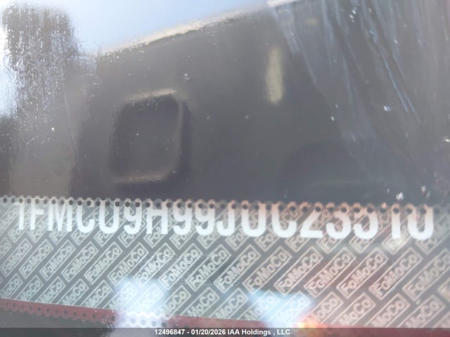 1FMCU9H99JUC23510 Ford ESCAPE SEL