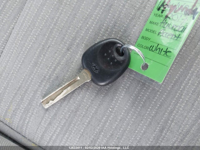 KMHCT4AE8HU205006 Hyundai ACCENT SE