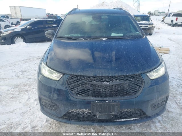 Chrysler Pacifica Limited 2025 2C4RC1GG0SR596551 Image 13