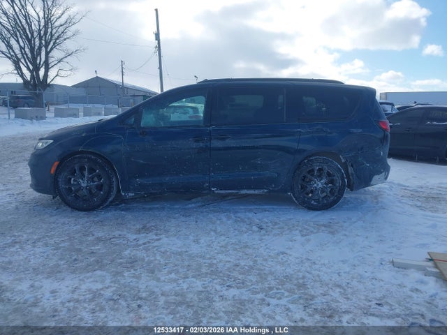 Chrysler Pacifica Limited 2025 2C4RC1GG0SR596551 Image 15