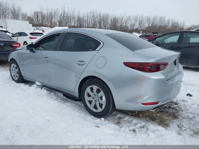 JM1BPAB72K1130010 Mazda MAZDA3