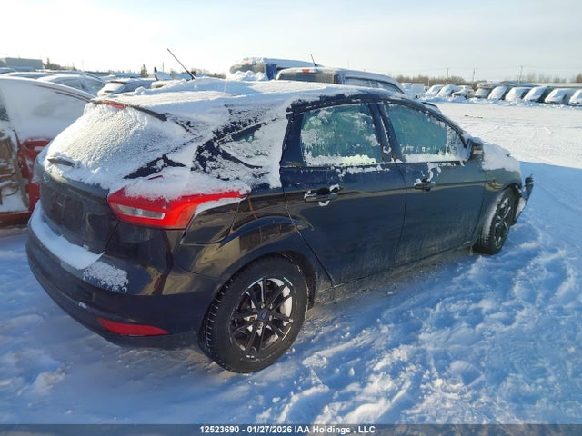1FADP3K29JL296803 Ford FOCUS SE