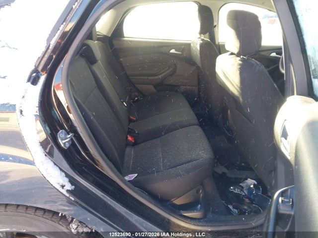 1FADP3K29JL296803 Ford FOCUS SE