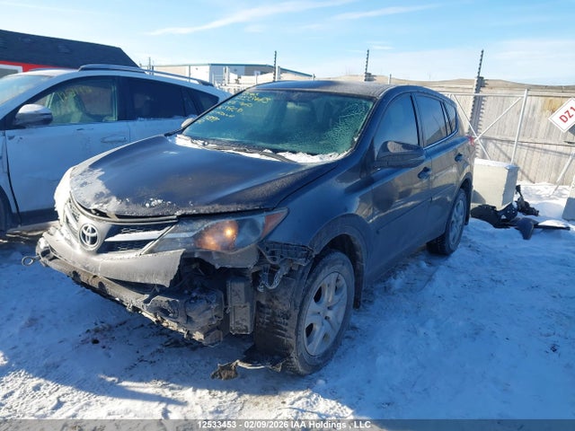 2T3ZFREV7FW166700 Toyota RAV4 LE