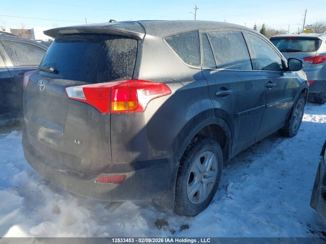 2T3ZFREV7FW166700 Toyota RAV4 LE