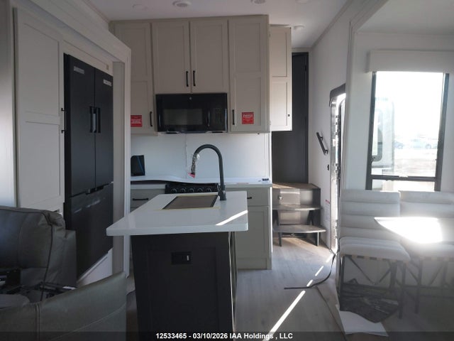 573FM4733TBB05125 Grand Design Recreational