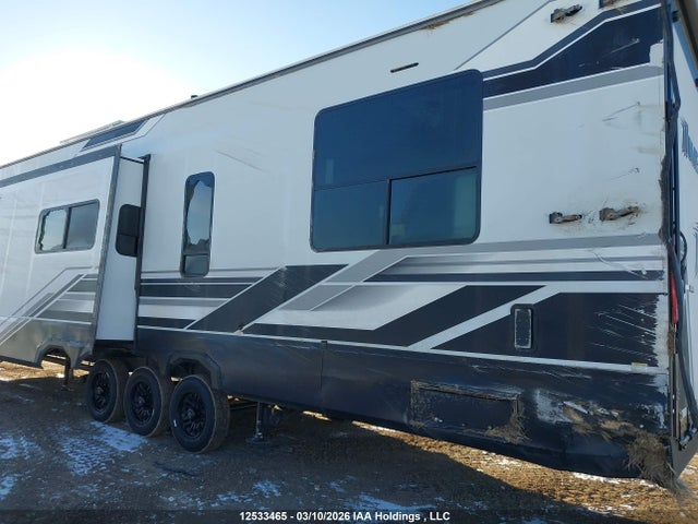 573FM4733TBB05125 Grand Design Recreational