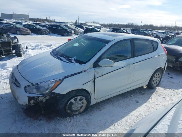 KMHCT5AE1FU203732 Hyundai ACCENT SE