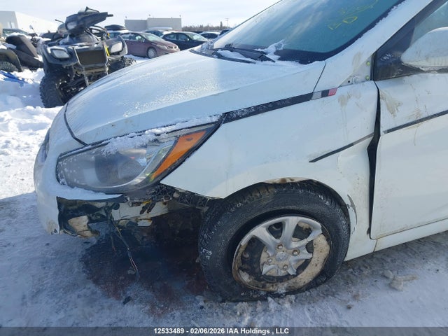 KMHCT5AE1FU203732 Hyundai ACCENT SE