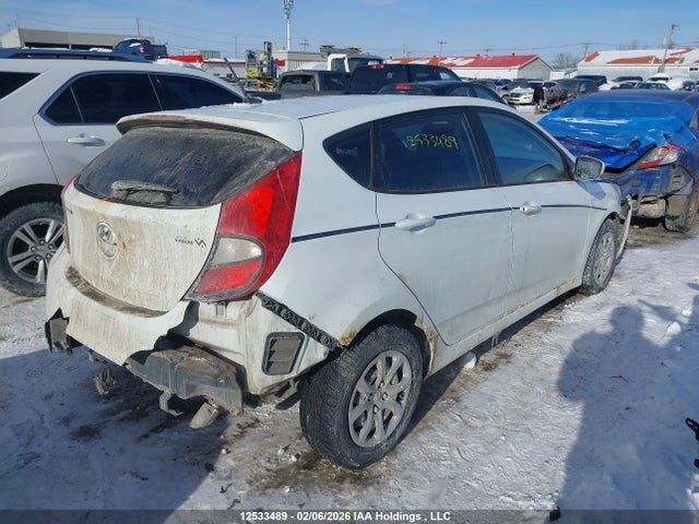 KMHCT5AE1FU203732 Hyundai ACCENT SE