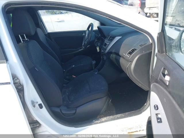 KMHCT5AE1FU203732 Hyundai ACCENT SE