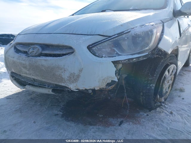 KMHCT5AE1FU203732 Hyundai ACCENT SE