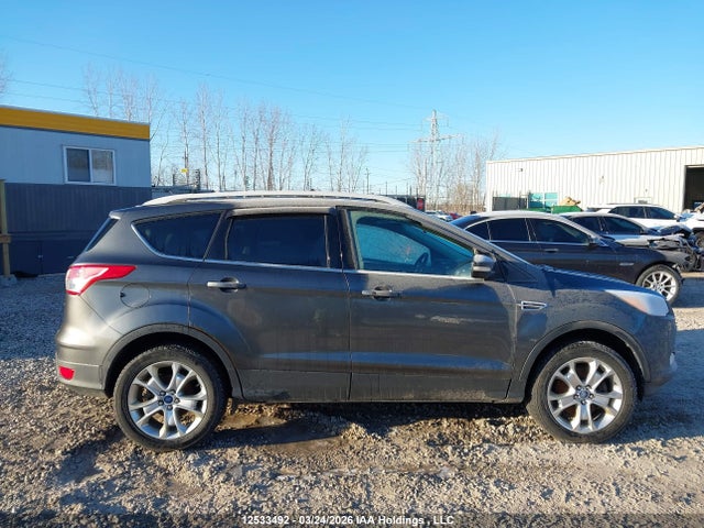 1FMCU9J97GUC84745 Ford Escape Titanium