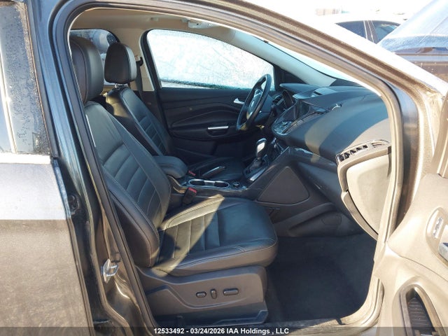 1FMCU9J97GUC84745 Ford Escape Titanium