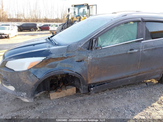 1FMCU9J97GUC84745 Ford Escape Titanium