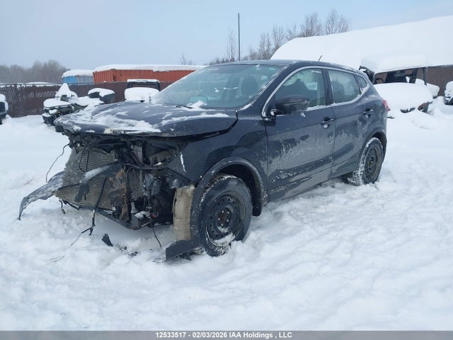 JN1BJ1CP0JW184040 Nissan Qashqai S 4dr2wd