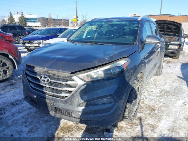 KM8J3CA4XHU527378 Hyundai Tucson Premium
