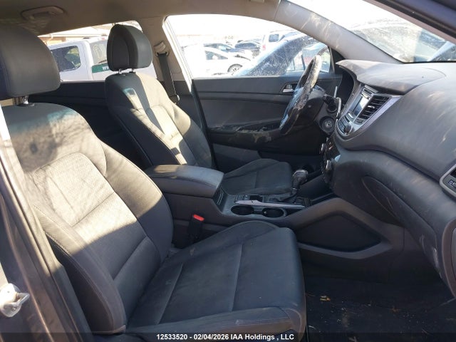 KM8J3CA4XHU527378 Hyundai Tucson Premium