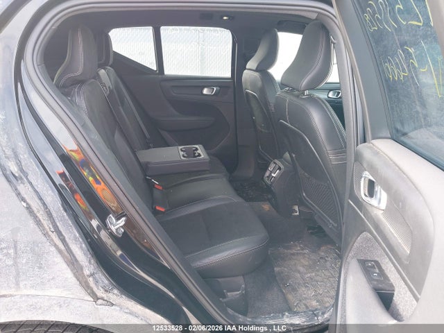 YV4ED3UR4M2526661 Volvo XC40