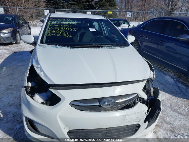 12533540 :رقم المزاد ، KMHCT5AE1FU234155 vin ، 2015 Hyundai Accent مزاد بيع