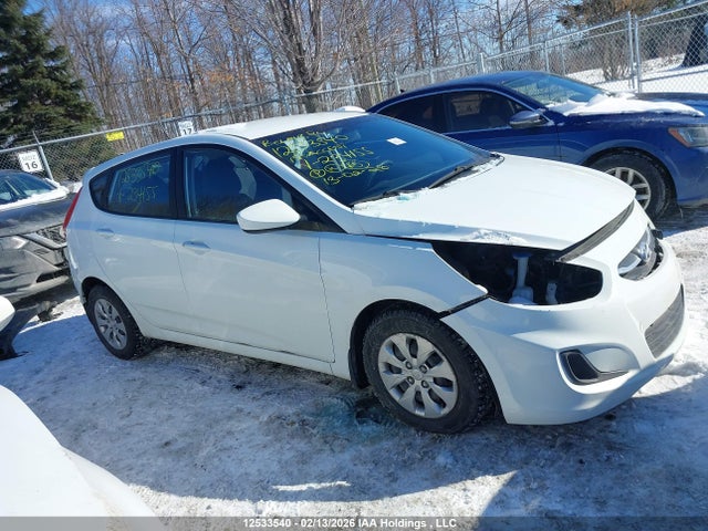 12533540 :رقم المزاد ، KMHCT5AE1FU234155 vin ، 2015 Hyundai Accent مزاد بيع