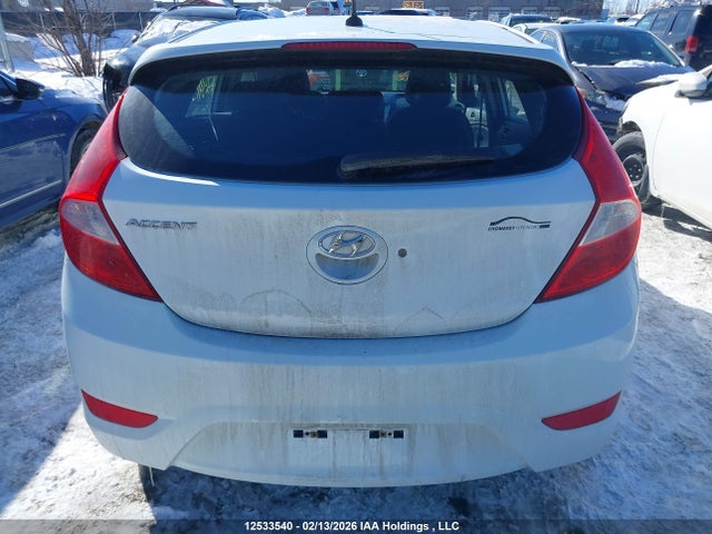 12533540 :رقم المزاد ، KMHCT5AE1FU234155 vin ، 2015 Hyundai Accent مزاد بيع