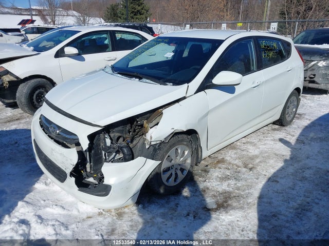 12533540 :رقم المزاد ، KMHCT5AE1FU234155 vin ، 2015 Hyundai Accent مزاد بيع