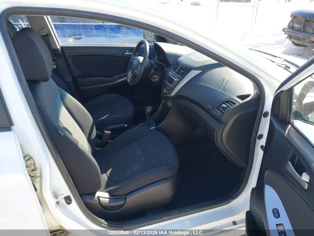 12533540 :رقم المزاد ، KMHCT5AE1FU234155 vin ، 2015 Hyundai Accent مزاد بيع