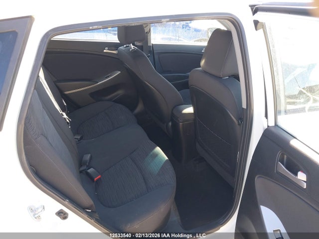 12533540 :رقم المزاد ، KMHCT5AE1FU234155 vin ، 2015 Hyundai Accent مزاد بيع