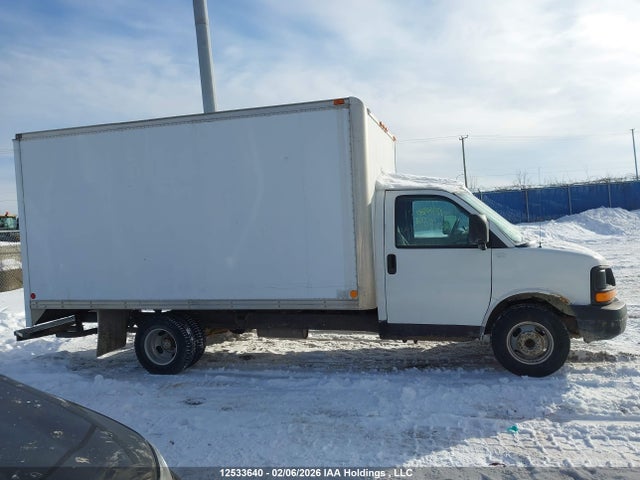 2004 Chevrolet Express Comm Cutaway Standard მანქანა იყიდება აუქციონზე, vin: 1GBJG31U741114326, აუქციონის ნომერი: 12533640
