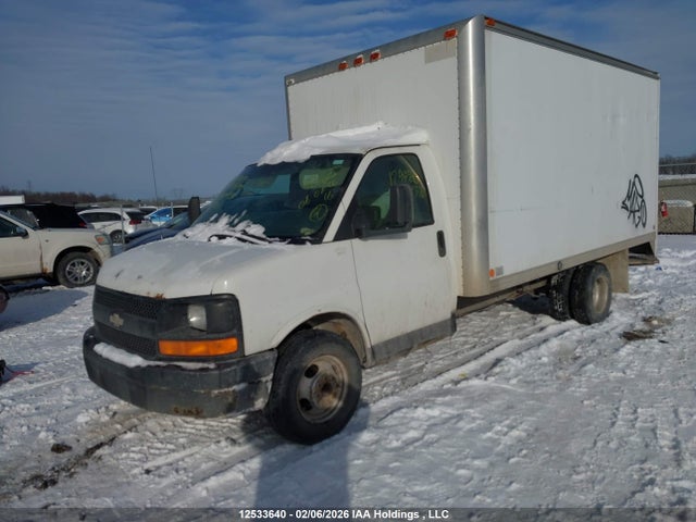 2004 Chevrolet Express Comm Cutaway Standard მანქანა იყიდება აუქციონზე, vin: 1GBJG31U741114326, აუქციონის ნომერი: 12533640