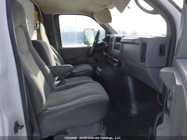 2004 Chevrolet Express Comm Cutaway Standard მანქანა იყიდება აუქციონზე, vin: 1GBJG31U741114326, აუქციონის ნომერი: 12533640