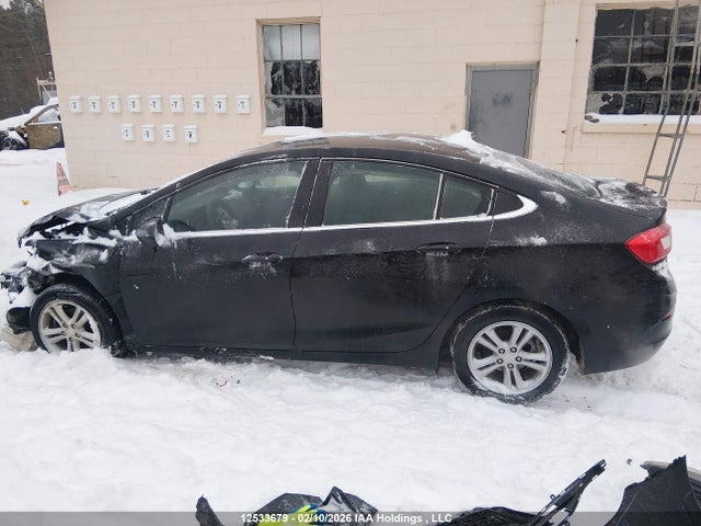 1G1BE5SMXJ7241329 Chevrolet Cruze Lt Auto
