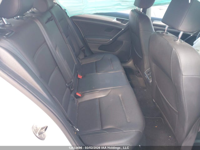 3VW217AU8FM072440 Volkswagen Golf