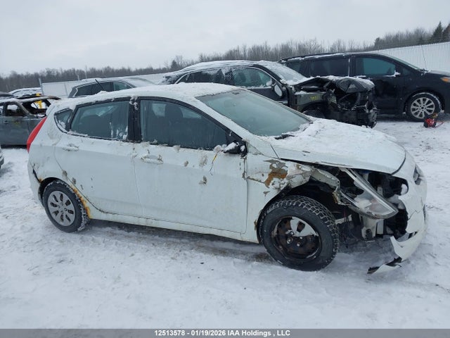 KMHCT5AE2FU202735 Hyundai ACCENT GL