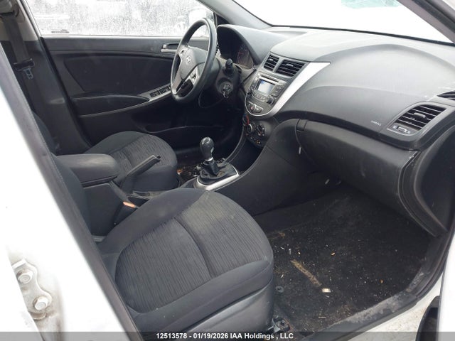 KMHCT5AE2FU202735 Hyundai ACCENT GL
