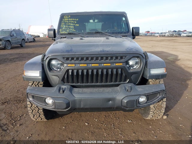 1C4HJXEGXKW680889 Jeep Wrangler Unlimited Sahara