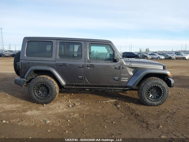 1C4HJXEGXKW680889 Jeep Wrangler Unlimited Sahara