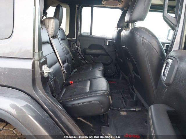 1C4HJXEGXKW680889 Jeep Wrangler Unlimited Sahara