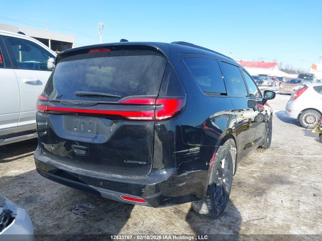 Chrysler Pacifica Limited 2025 2C4RC1GG4SR603453 Image 17
