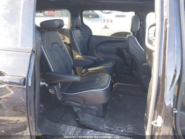 Chrysler Pacifica Limited 2025 2C4RC1GG4SR603453 Image 8