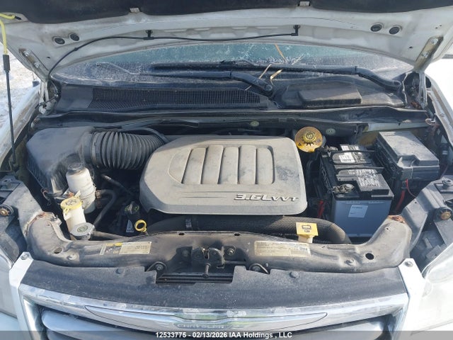 2C4RC1GG4GR286166 Chrysler Town &amp; Country Limited Platinum